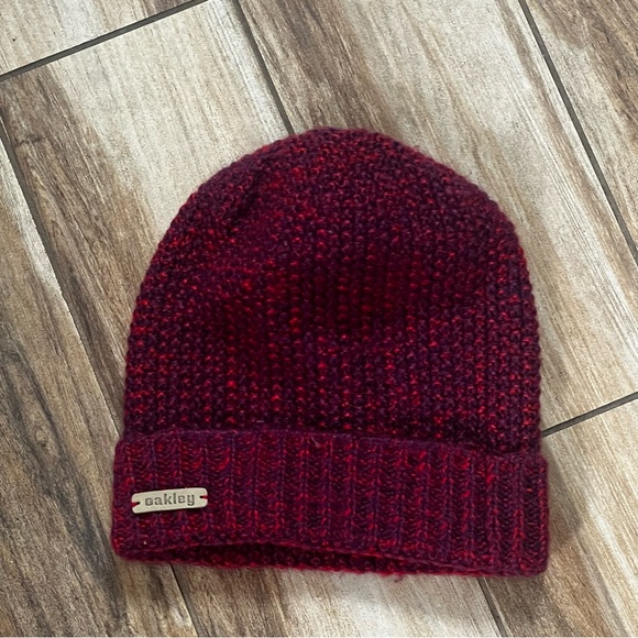 Oakley red burgundy beanie - Picture 1 of 5